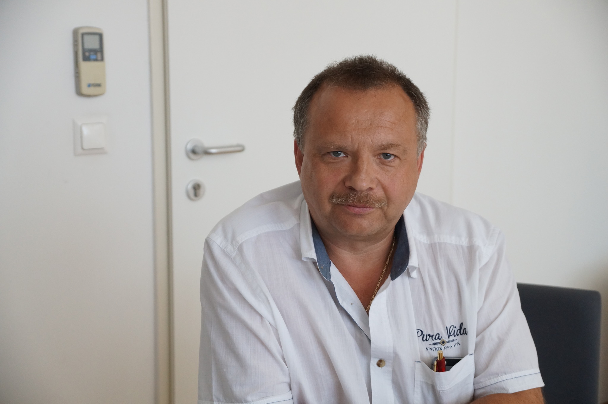 Riesen-Hahn bläst Jobs
