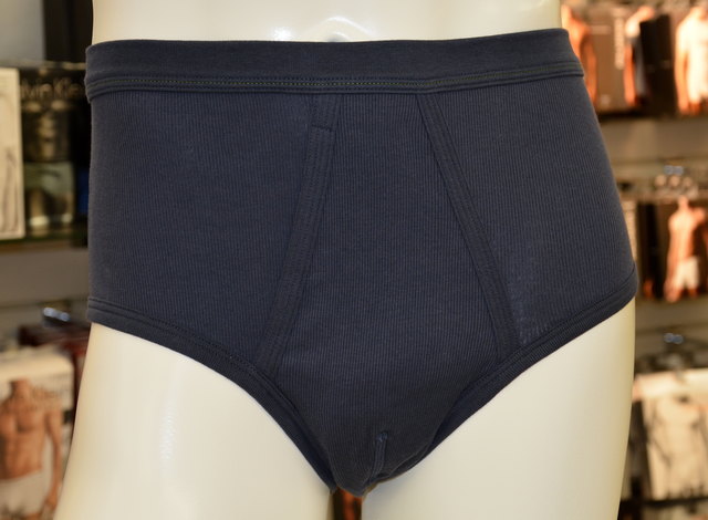 Der Klassiker: Rippunterhose aus 100 Prozent Baumwolle für den traditionsbewussten Herrn.