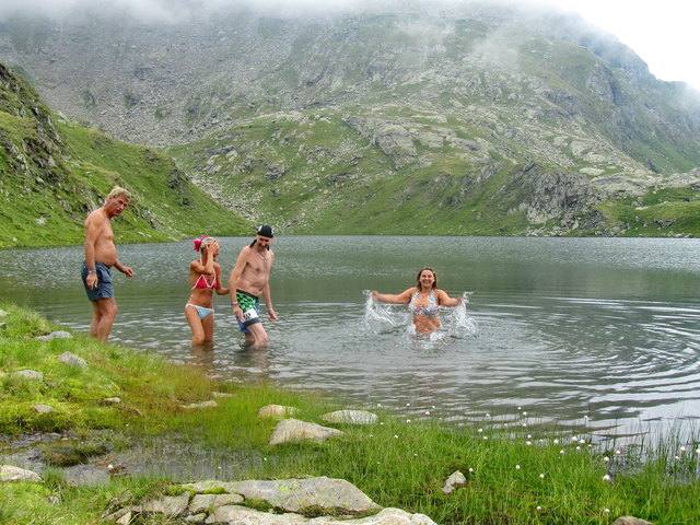 Und am Ende der Wanderung, ab in den Bergsee oberhalb des Zettersfeldes.