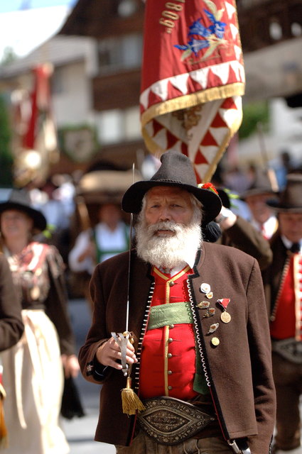Schneidiger Hauptmann des Trachtenvereins "Letztes Aufgebot 1809 Söllandl"