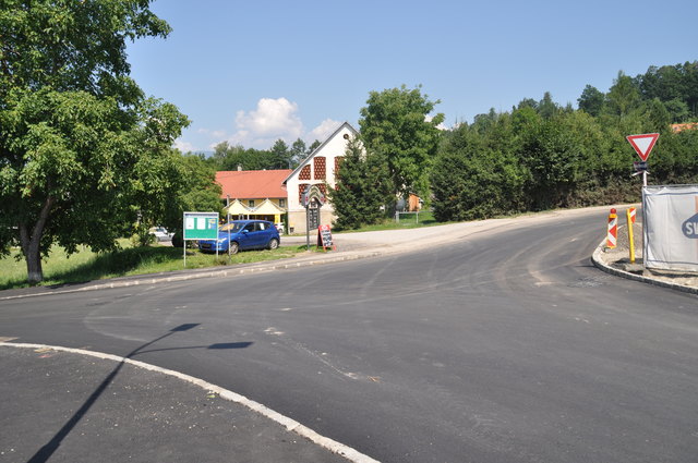 Mit der Asphaltierung wurde das Straßenbauprojekt nun endgültig fertiggestellt | Foto: Friessnegg