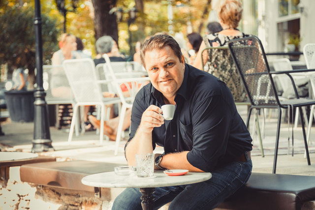 Besuch bei alten Kollegen: Der ehemalige Gastro-Unternehmer Michael Hüttler im "Promenade". | Foto: geopho.com