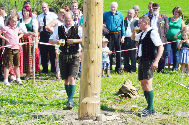 Das Winklerner Bierzelt mit Maibaum-Umschneiden hat eine lange Tradition. | Foto: FF Winklern