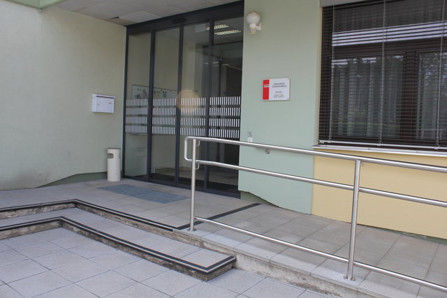 Die Wirtschaftskammer ist seit Ende Juni normgerecht barrierefrei zugänglich. | Foto: Mempör