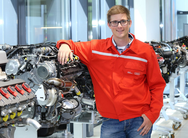 Der Welser FH-Student Michael Eder arbeitet derzeit in Ungarn für den größten Motorenhersteller für Pkw weltweit. | Foto: privat