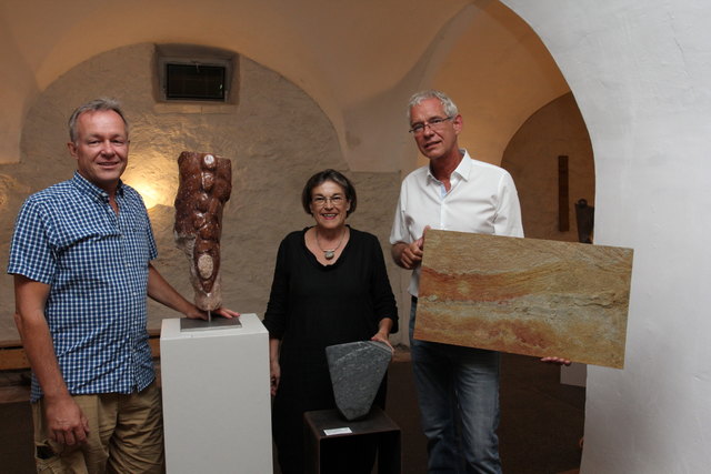 Stellten ihre Werke aus:  die Geologen Gerhard Koch, Maria Heinrich und Ingomar Fritz (v.l.) im Weingut in Kapfenstein. | Foto: KK