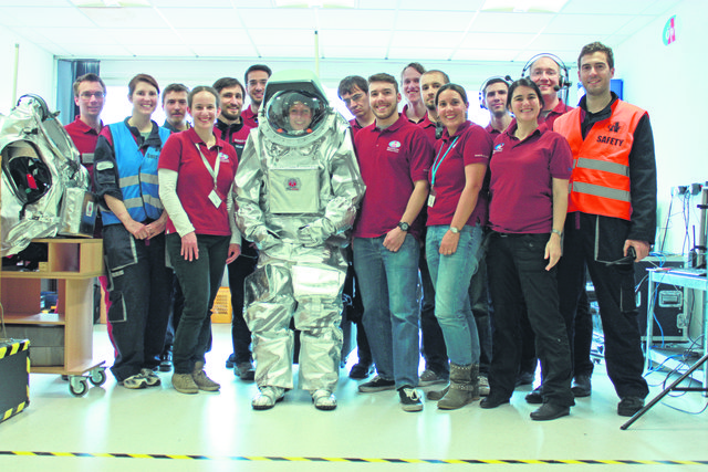 Clemens Plank (l.) mit dem Team während dem Analog-Astronauten & Mission Support Center Training im Mai. | Foto: ÖWF