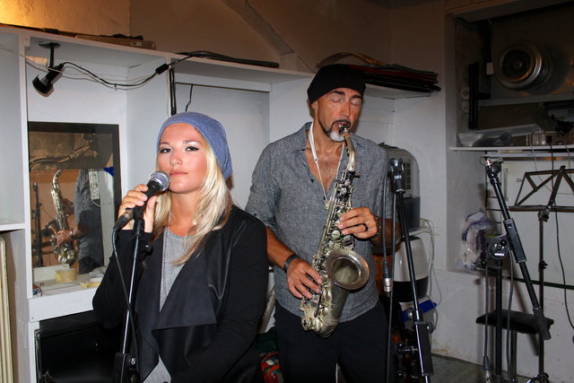Starkes Duo: Sängerin und Songwriterin Mel Verez und Saxofonist Alex Borek - gemeinsam sind sie Mel Verez&Gordopac