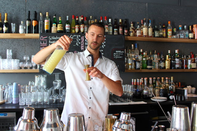 In Matthias Habringers "Bei Mir" gibt's Cocktailvergnügen der Extraklasse - gemixt vom Chef persönlich.