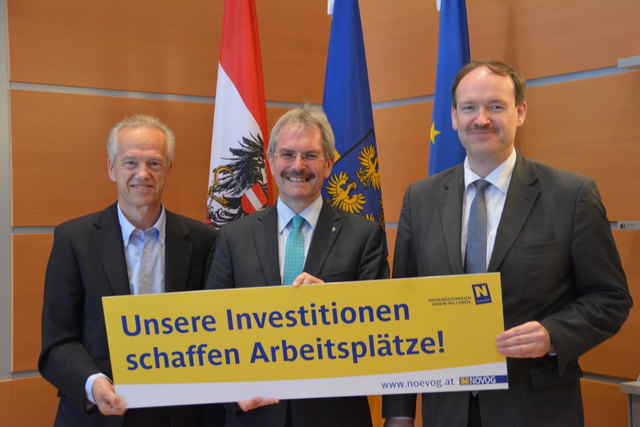 Verkehrslandesrat Karl Wilfing, NÖVOG Geschäftsführer Gerhard Stindl (links im Bild) und Studienautor Christian Helmenstein (rechts im Bild) präsentierten die Ergebnisse.