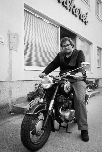 Da Wüde auf seina Maschin