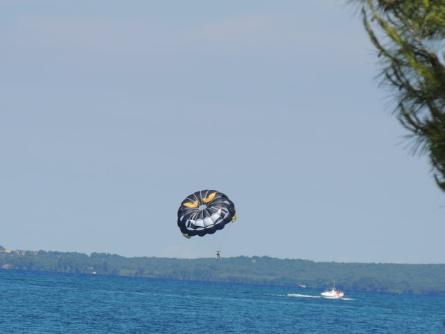 in die Lüfte schweben