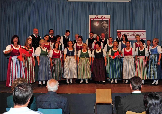 Der Gemischte Chor Griffen mit Chorleiterin Gerti Prossegger (vorne, links) | Foto: Obervolina