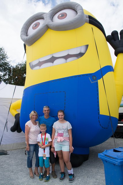 Hier die Fam. Klausner bei eine Übergroßen Minions.