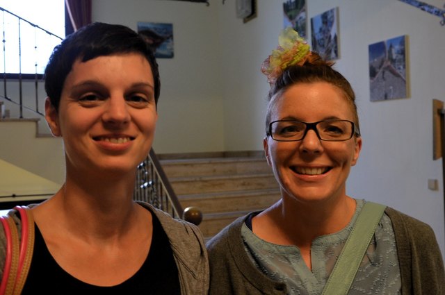 Gemeindevorstand Judith Oberzaucher (r.) mit Freundin Sabine Sandrisser