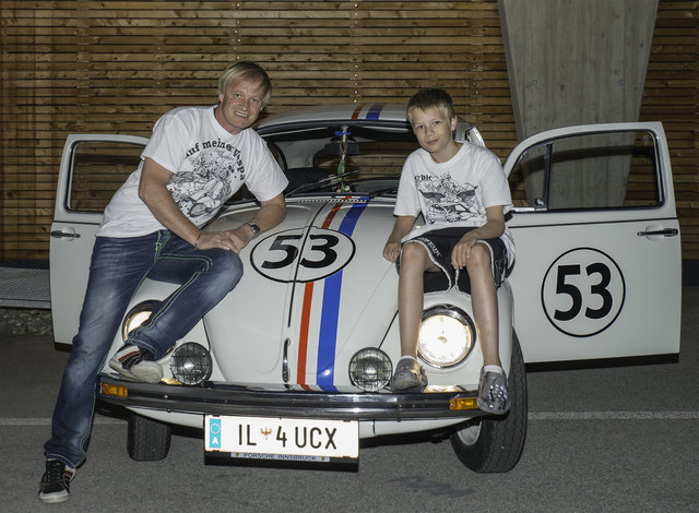 Mario Wolf und Sohn Fabien mit "Herbie" – eine Begegnung ist auf der Straße jederzeit möglich! | Foto: Fotodesign Wegscheider
