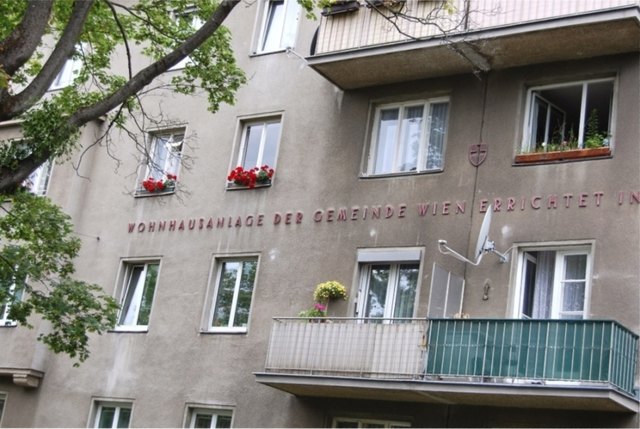 Wohnhausanlage in der Bossigasse - 60. Geburtstag