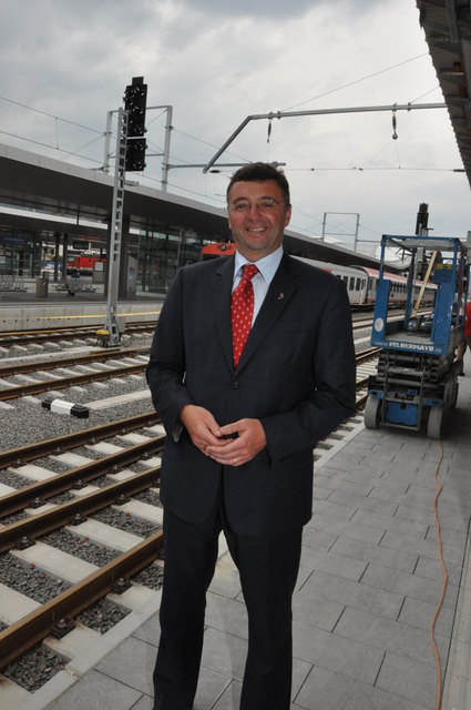 Geht neue Kommunikationswege für die steirischen Öffis: Verkehrslandesrat Jörg Leichtfried | Foto: Land Steiermark