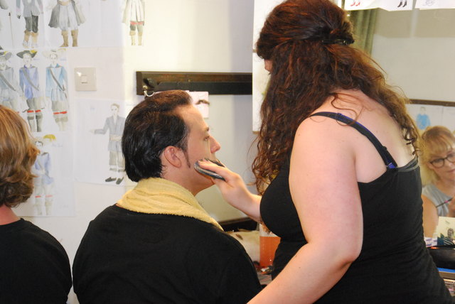 Benedikt Uy in der Maske