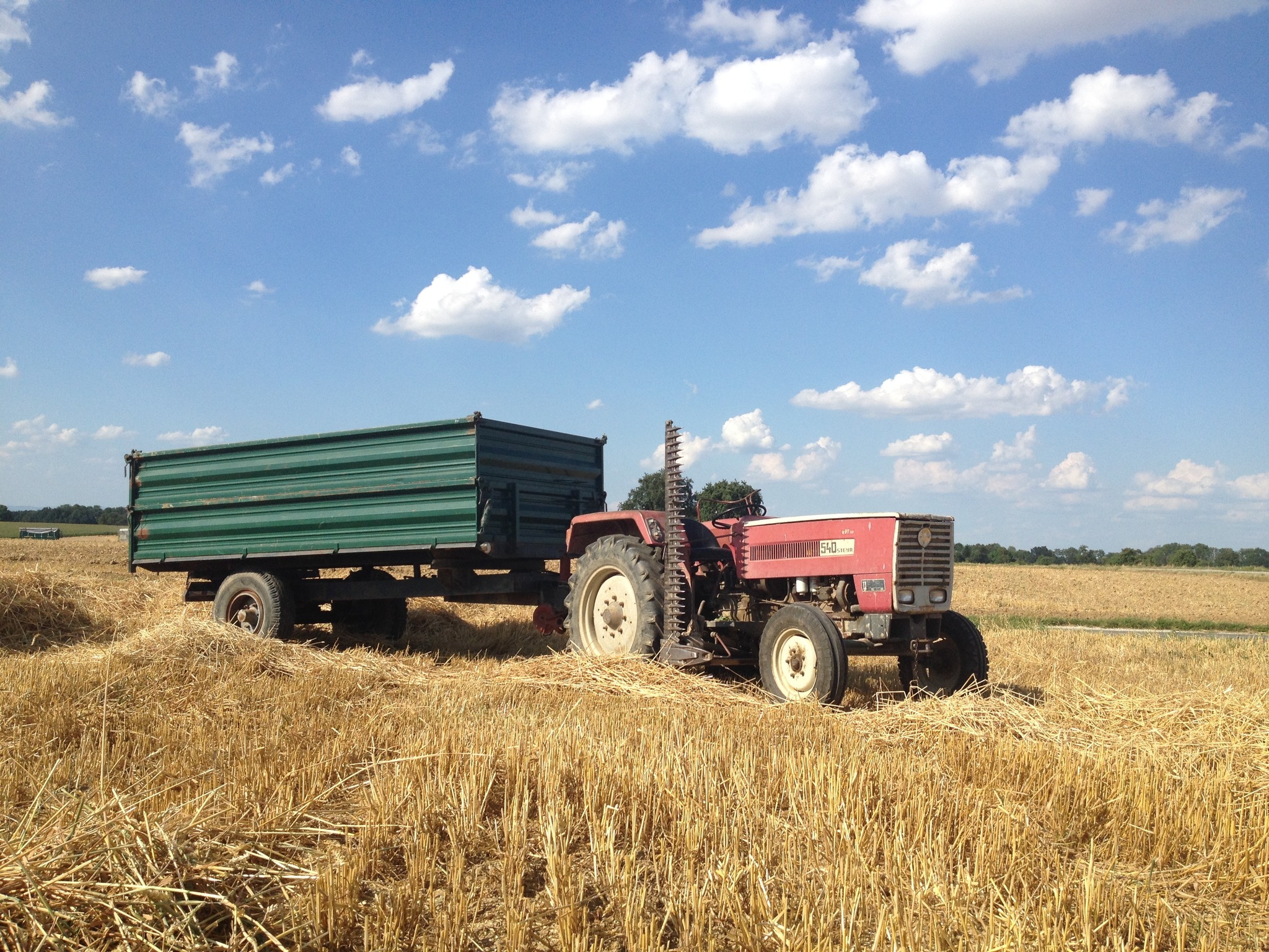Moderne Landwirtschaft - auch sowas sieht man heute noch : - ) - Steyr