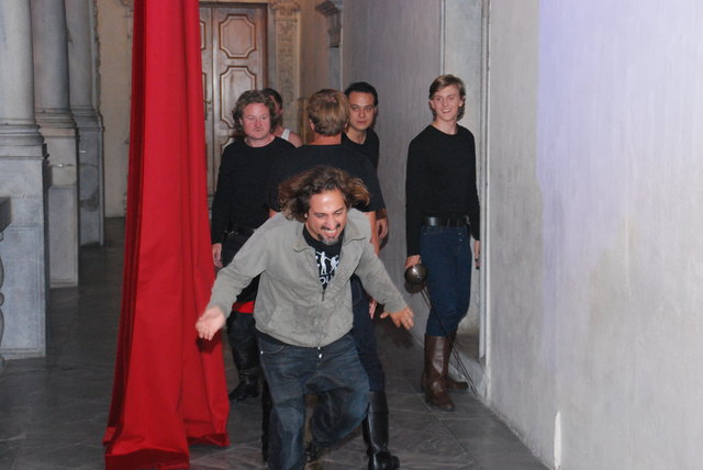 Markus Tavakoli und die "Kadetten" bei der Fecht-Übung