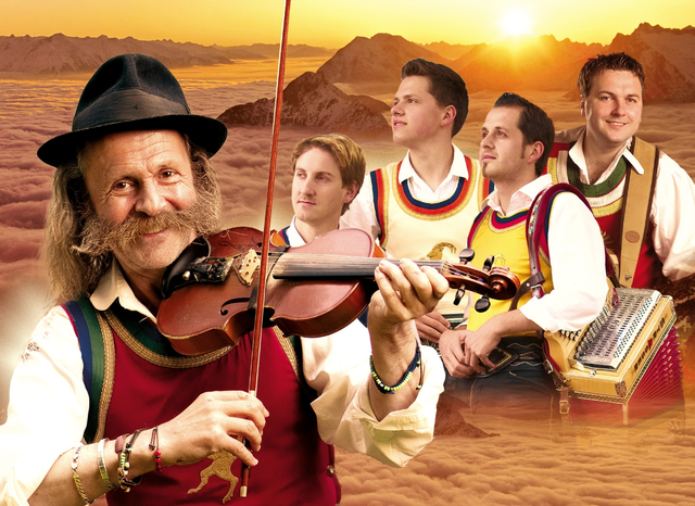 Das große Almfest beim Almgasthaus Zirmstadl (direkt an der Zillertaler Höhenstraße / Auffahrt Ried) beginnt am Samstag, den 15.August 2015 um 11:00 Uhr. Für Stimmungen sorgen die bekannten Zillertaler Musiker "Die Mayrhofner".