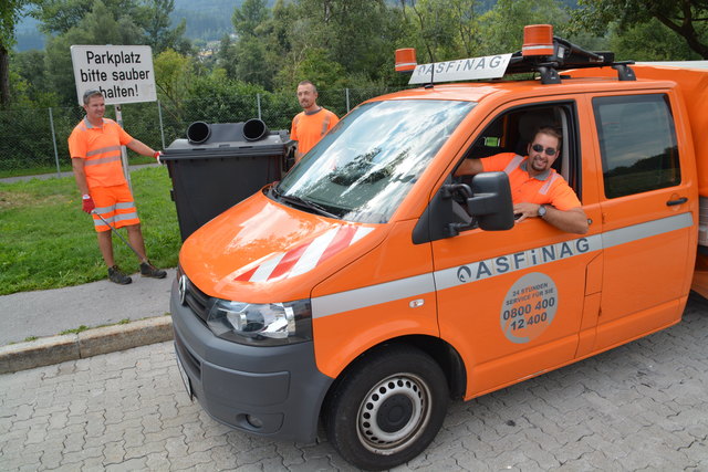 ASFINAG-Streckendienst: Christoph Gasser und Martin Mayer aus Zirl sorgen u.a. für saubere Rastplätze.