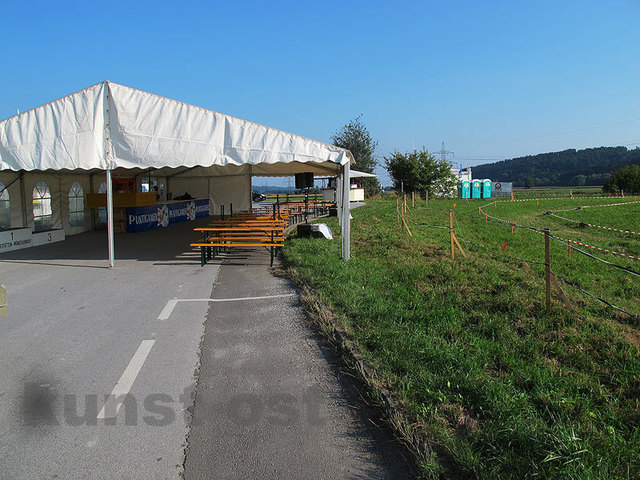 ...dann die Infrastruktur aufgebaut...