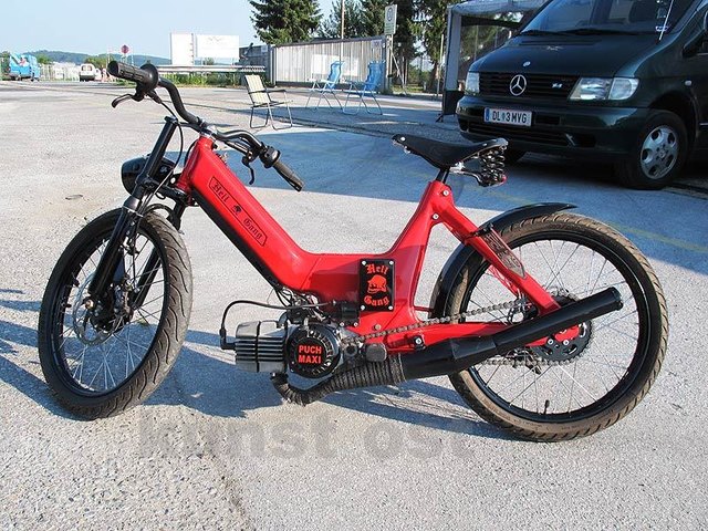 Dieses Custom-Maxi steht in seiner Ausführung großen Schwestern nichts nach.