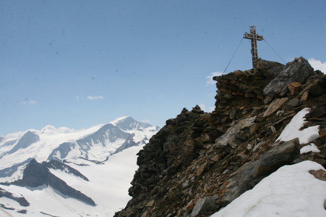 Blick über den Larmkogel (3.017 m) auf den Großvenediger
