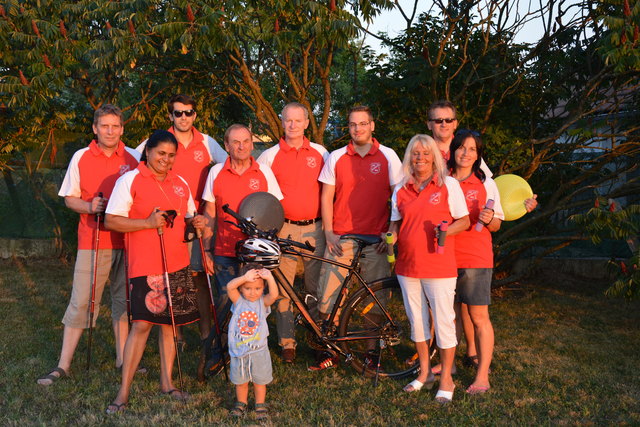 Organisationsteam des USV GEHE Projektes: von links Norbert Kirchner, Saly Koller, Manuel Schleinzer Robert Allinger, Karl Bruckner, Florian Garhofer, Gerti Allinger, Karl und Andrea Schleinzer  und im Vordergrund USV Nachwuchshoffnung Jessi