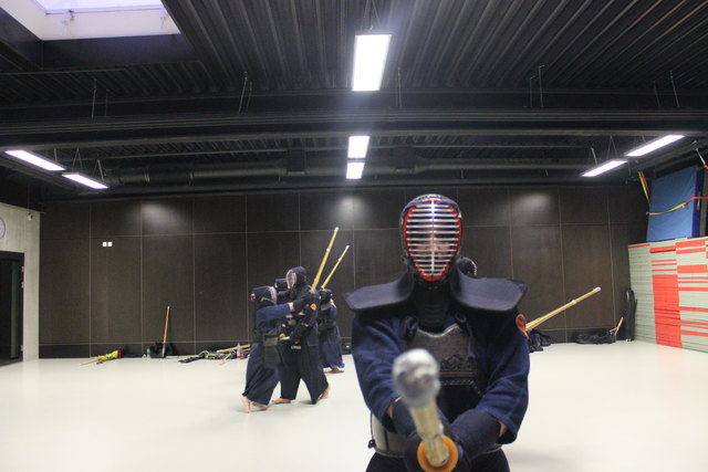 Ohne Rüstung, Helm und Schützer geht beim Kendo gar nichts.