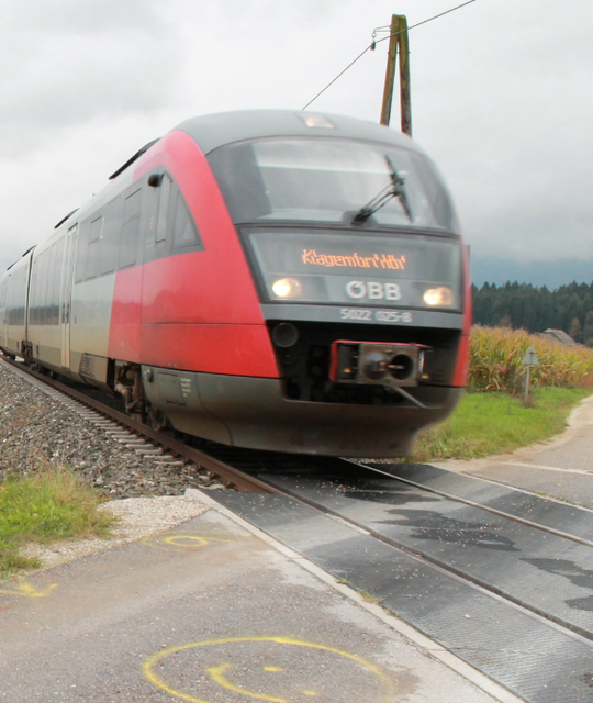 Auch der Bahnübergang in Tscherberg, den die Anrainer unbedingt erhalten wollen, ist von den Arbeiten betroffen