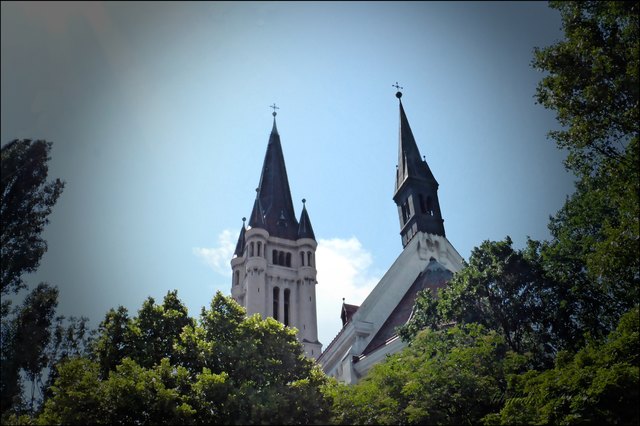 https://de.wikipedia.org/wiki/Herz-Jesu-Kirche_(Wien-Landstra%C3%9Fe)