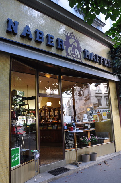 Schönbergers Fassade - vormals Naber Kaffee!