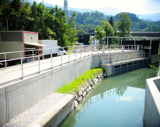 Die neue Wehranlage in Blickrichtung Süden.