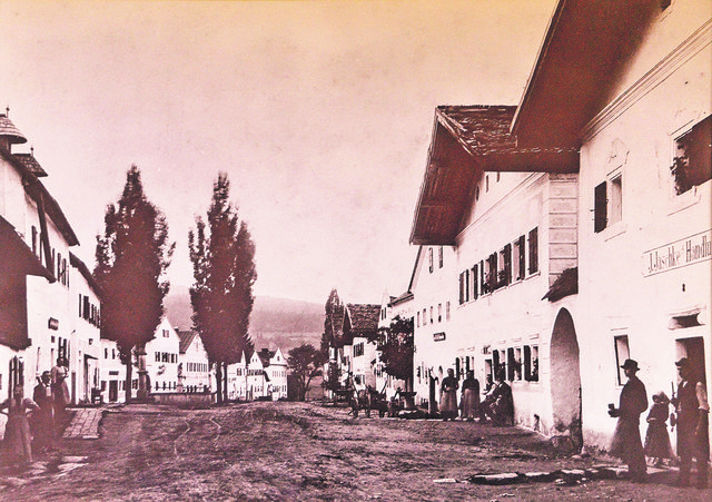 In der Topothek werden alte Fotos gesammelt (im Bild der Markt um 1990). | Foto: Foto: privat