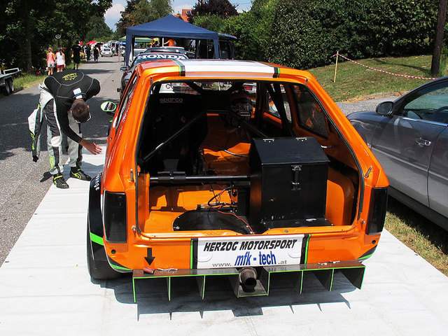 Strömungstechnik: Man beachte den Unterboden des Opel-Hecks.