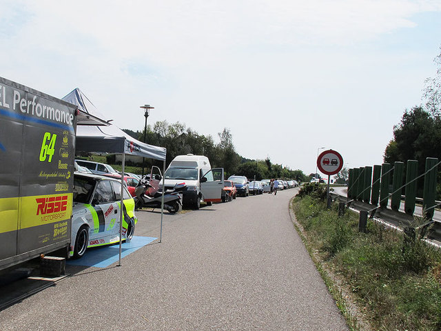 Der Vorteil gegenüber Großveranstaltungen, alles sehr gemütlich, überschaubar, und man darf an die interessanten Dinge nahe heran.