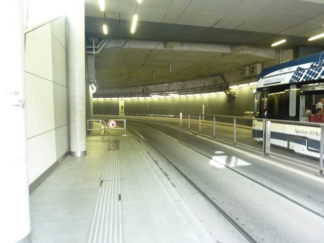 Festbeleuchtung im Tunnel...