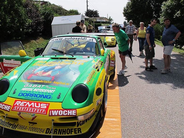 Nein, nicht die Pickerln machen das Auto schnell ;-)