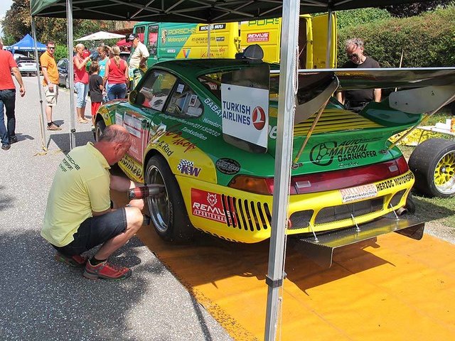 Ach, was spart der Preßluftschrauber an Ärmelkraft!