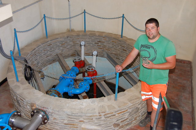 Irnfritz/Messern: Wasserwart Thomas Bayer im Brunnenhaus | Foto: Gemeinde Irnfritz/Messern