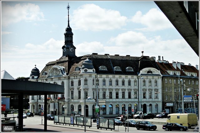 Dreh- und Angelpunkt im Bezirk: Im Amtshaus Liesing werden die Geschicke des Bezirks gelenkt. | Foto: bz