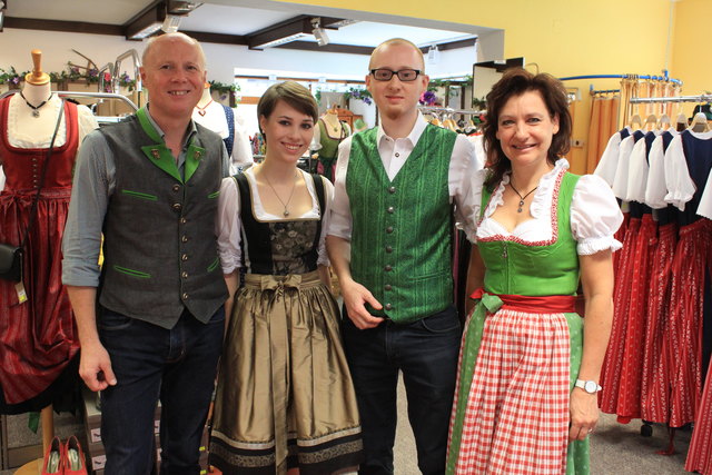 Manfred, Lena, Michael und Regina Silberschneider im Trachtenhaus in Deutschlandsberg, das 1990 gegründet wurde. | Foto: Mempör