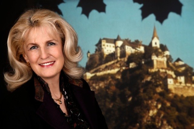 Brigitte Zimmerl-Raßpotnig, staatlich geprüfte Fremdenführerin, leitet im neuen Semester den Wifi-Lehrgang für Fremdenführer | Foto: Fotostudio Furgler