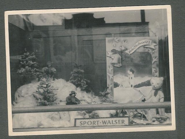 schon damals wurde auf ein schönes Schaufenster großen Wert gelegt.
