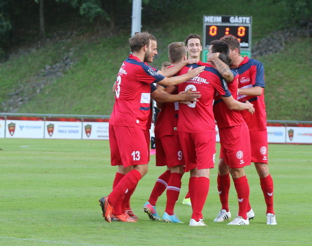 Torjubel für den FC Piberstein nach dem Führungstreffer durch Fuchshofer in der 14. Minute.