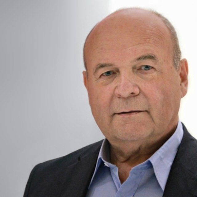 Ferdinand Maier ist der Spitzenkandidat der NEOS Donaustadt. Diese wünschen sich unter anderem mehr weiterführende Schulen im Bezirk. | Foto: NEOS