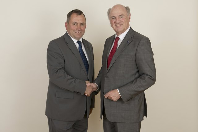 Bürgermeister Bernhard Karnthaler (l.), Landeshauptmann Dr. Erwin Pröll | Foto: Marktgemeinde Lanzenkirchen